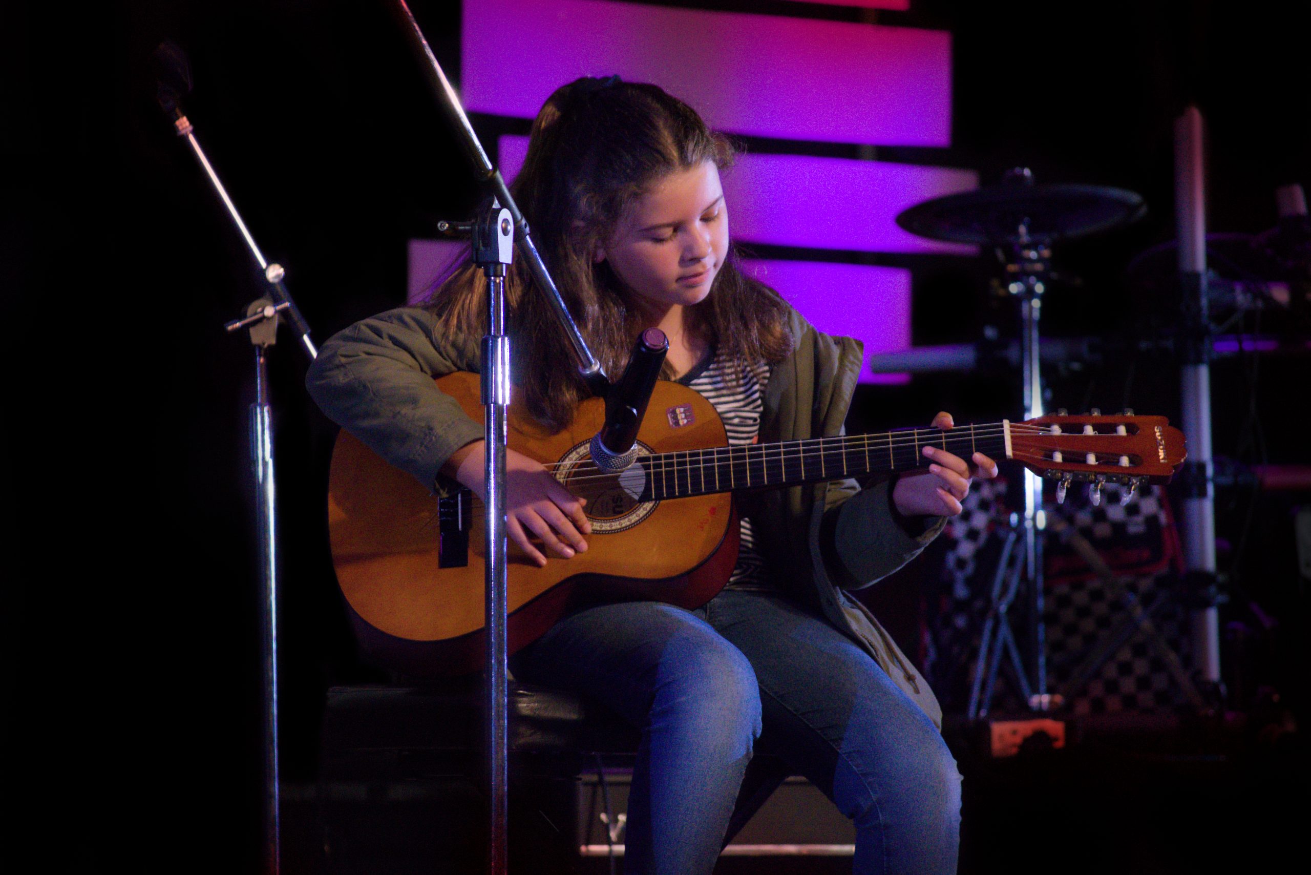 kalino-arts-academy-acoustic-guitar